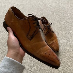 men’s Magnanni leather dress shoes